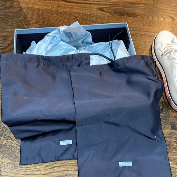 NIB: Prada Low top Leather Sneakers Size 40 - Picture 10 of 11